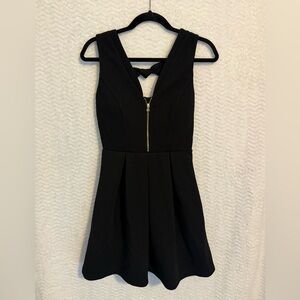 Guess Black Backless Dress with Bow Detail. Size 4. This dress is stunning 🤩